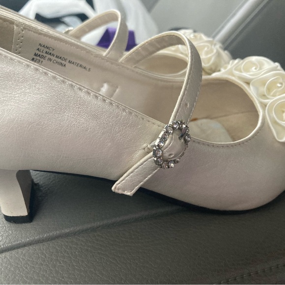 Swea’ Pea & Lilli 1 inch heels. Youth size 4. - Picture 3 of 4